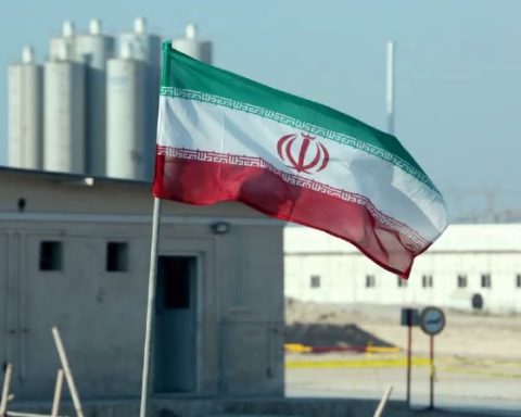 Irán