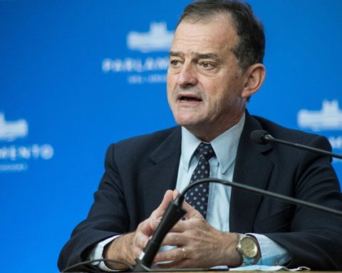 Cabildo Abierto presenta nueva iniciativa sobre deudores