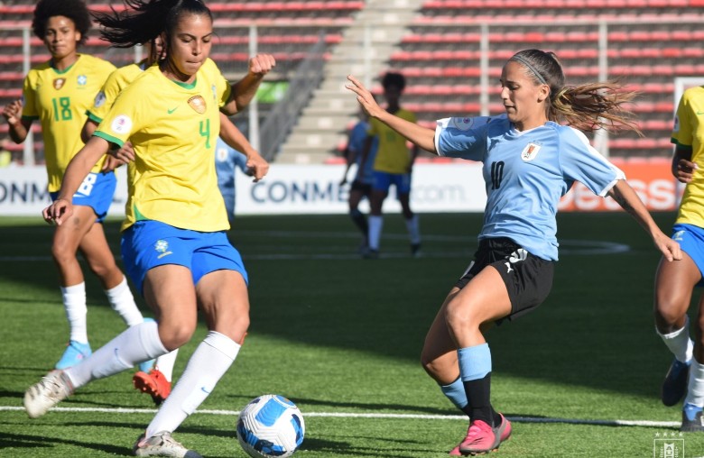 Fútbol femenino: Uruguay cayó 2-0 con Brasil en su debut en el Sudamericano  sub-20