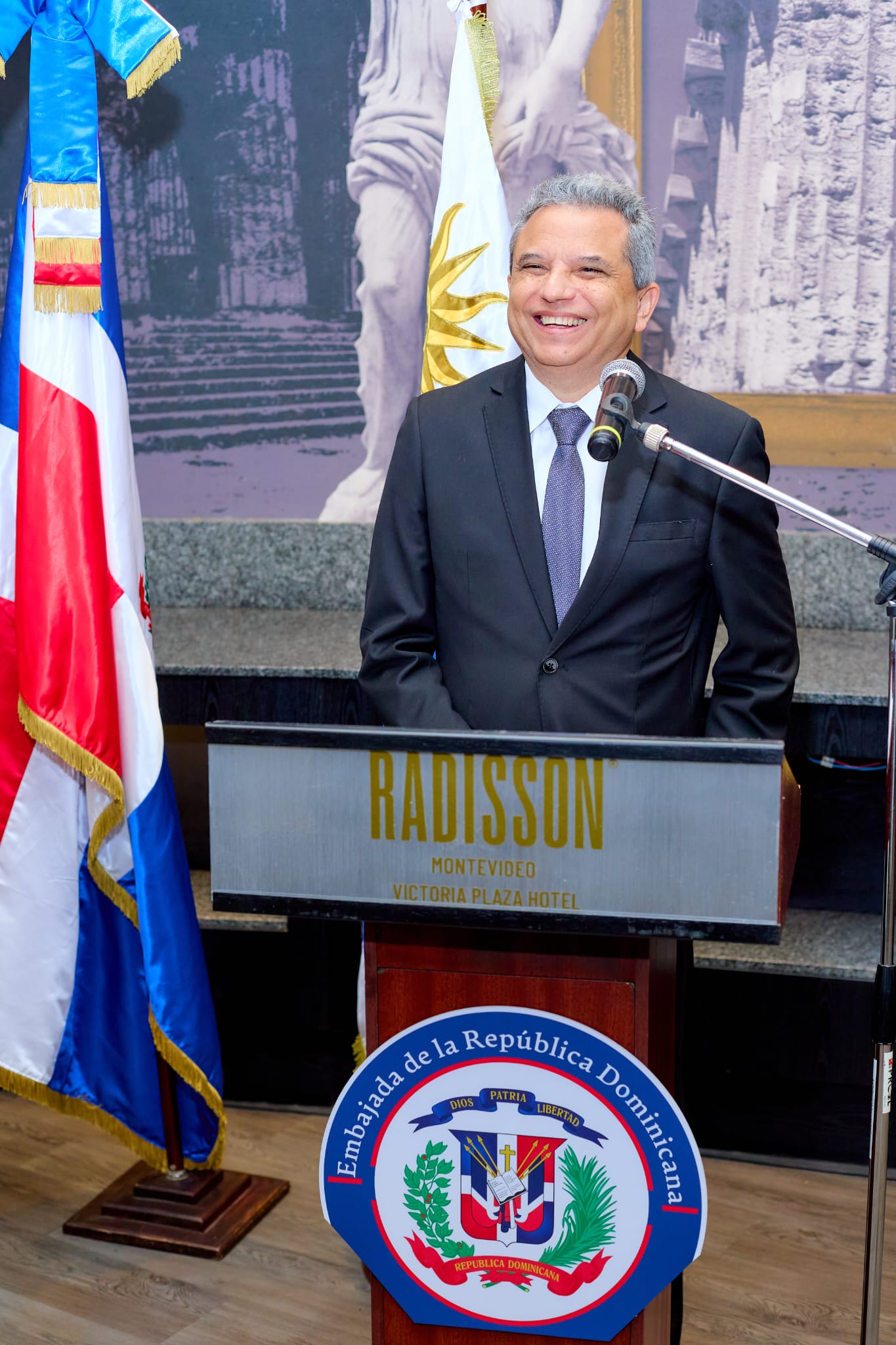 Embajador Extraordinario y Plenipotenciario, Fidel Santana en su discurso introductorio
