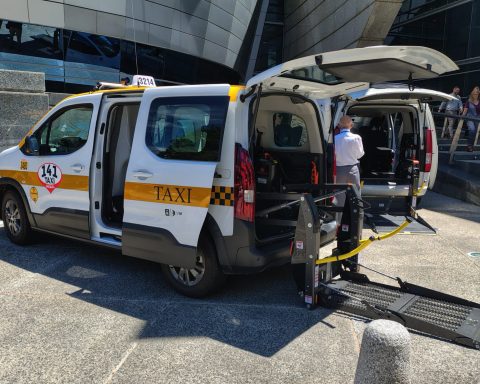 En las calles de Montevideo se verán nuevas unidades que cumplirán el servicio de taxis accesibles