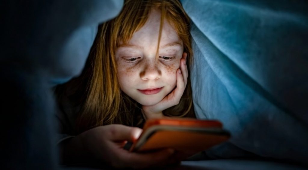 Los padres deben establecer acuerdos con los hijos para pactar normas sobre cuándo y dónde utilizar los dispositivos