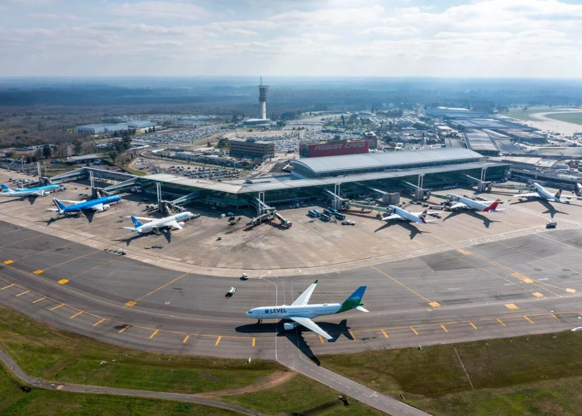 Se informó que las principales intervenciones estarán concentradas en el denominado lado aire del aeropuerto