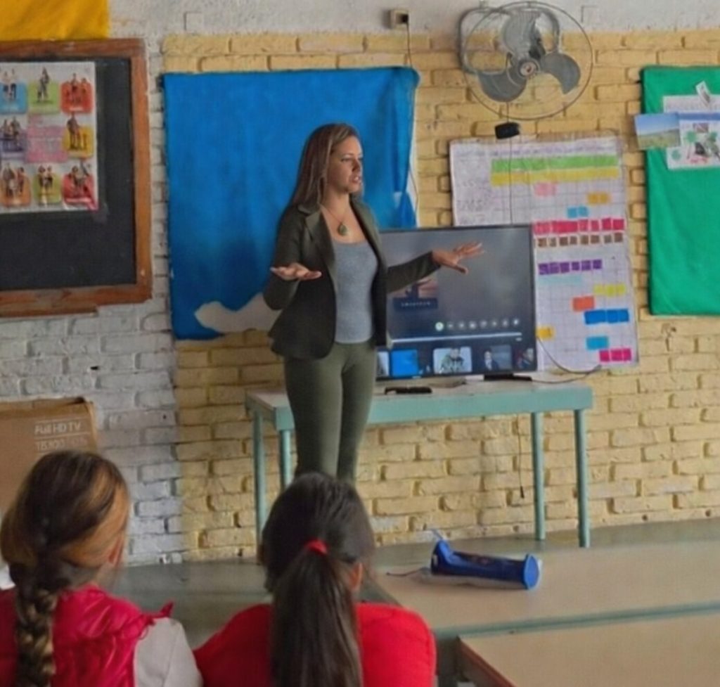 El impacto social es otra de las preocupaciones centrales, especialmente en los niños, porque ahí es donde se aprende a socializar.