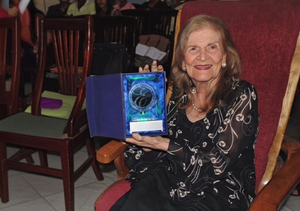  Recibió múltiples premios a nivel nacional e internacional 