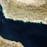 Alrededor de una quinta parte del consumo mundial de petróleo pasa cada día por el estrecho de Ormuz