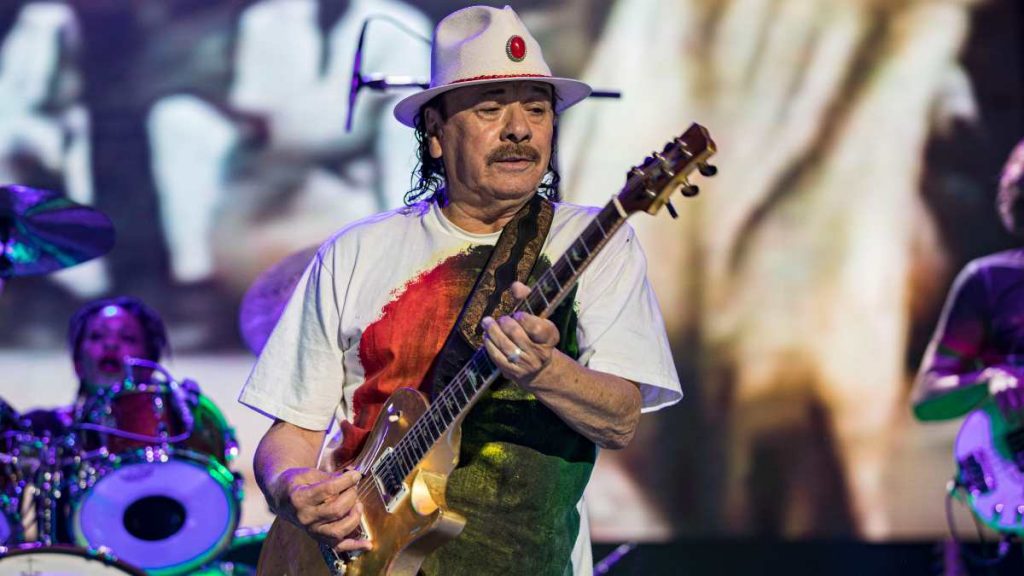 Cuenta con más de 100 millones de álbumes vendidos, diez premios Grammy y un lugar en la lista de los mejores guitarristas de Rolling Stone