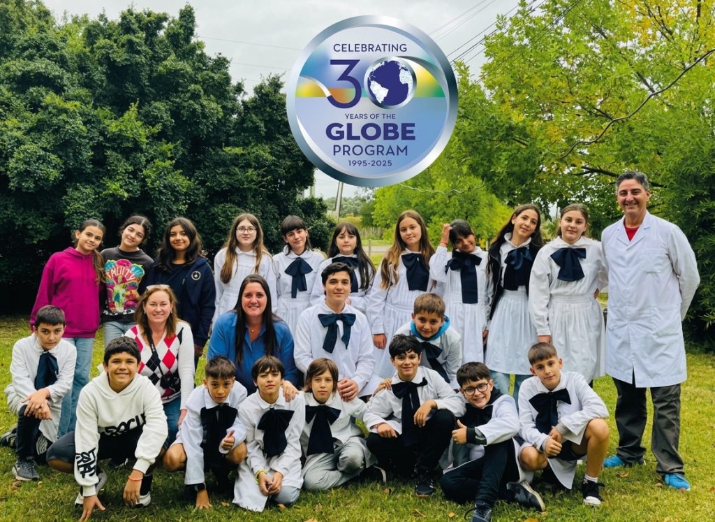  En Uruguay el programa se sustenta en una red de formadores y en alianzas institucionales que permiten el despliegue de talleres y actividades en todo el país. 