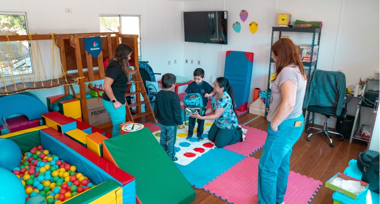 Las salas multisensoriales son espacios interactivos donde, mediante estímulos controlados, se trabajan distintas experiencias sensoriales