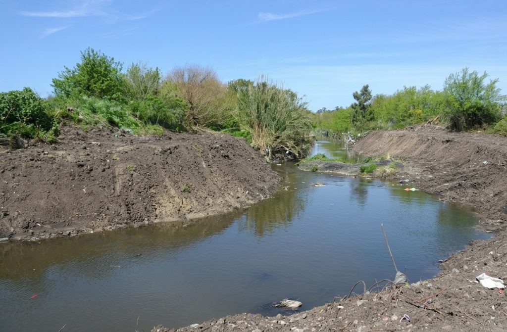 El 8% de las empresas activas en Uruguay opera fuera de los cronogramas oficiales de control.