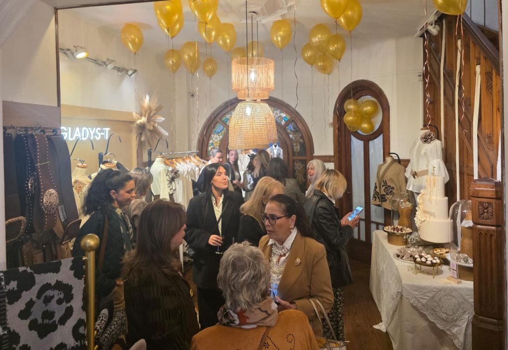 Su boutique de Bulevar España es un punto de referencia para mujeres que buscan diseño, calidad y un trato personalizado