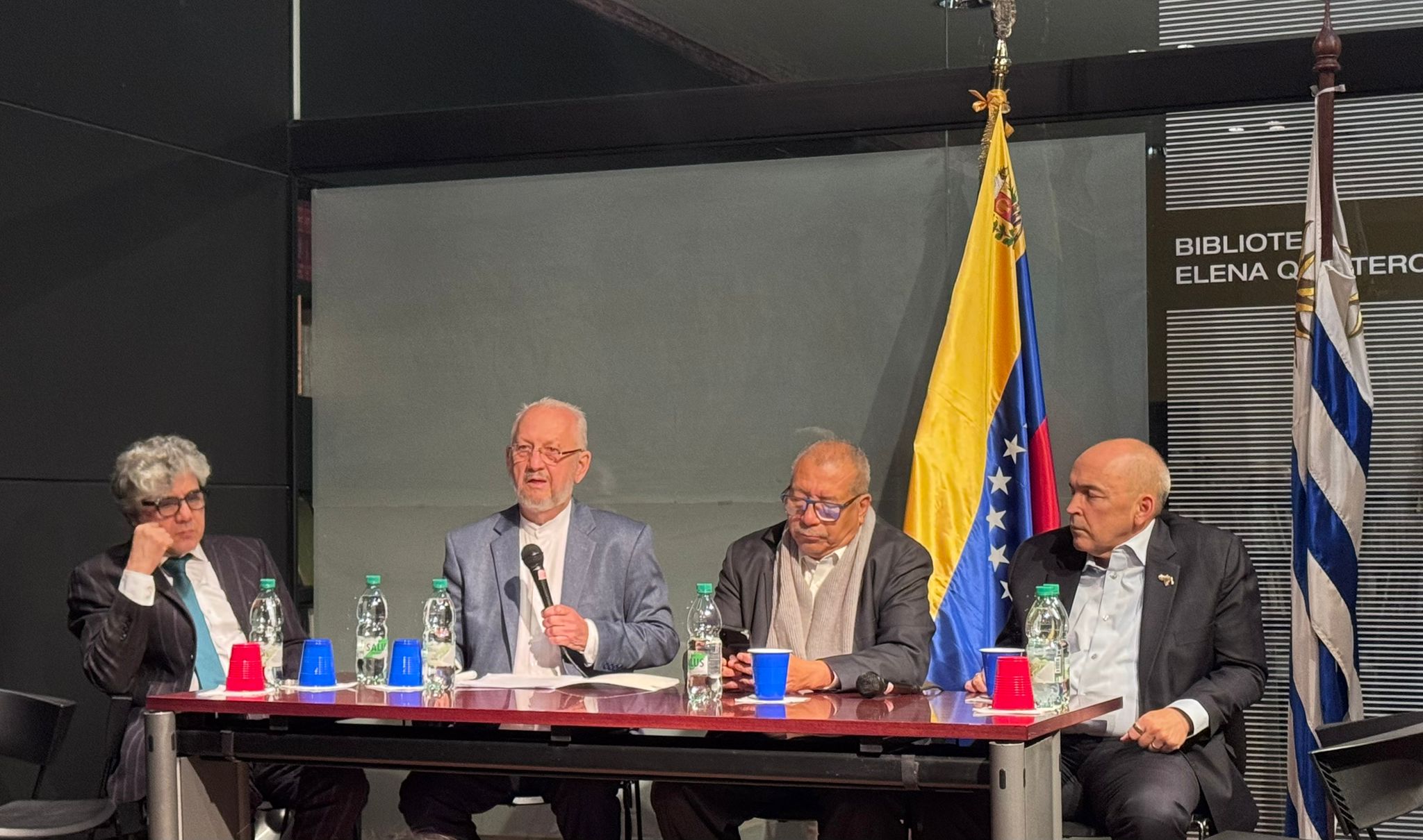 La Sección Consular de la Embajada de la República Bolivariana de Venezuela en Uruguay acogió el coloquio “Venezuela en el marco geopolítico y el derecho internacional”
