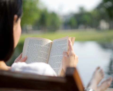 El mercado editorial siempre catalogó a los clásicos y a la poesía como productos para audiencias adultas
