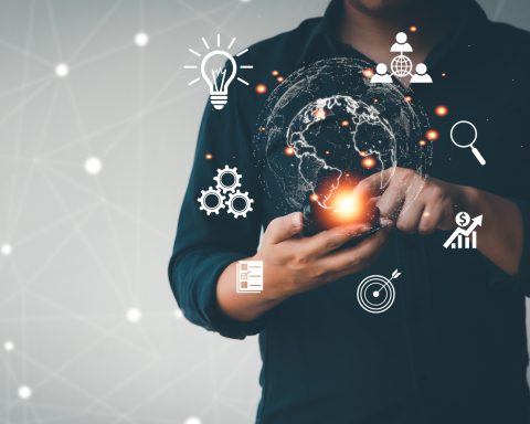 Cada innovación tecnológica ha impulsado transformaciones en cadena sobre la economía, la salud, el trabajo y la comunicación global