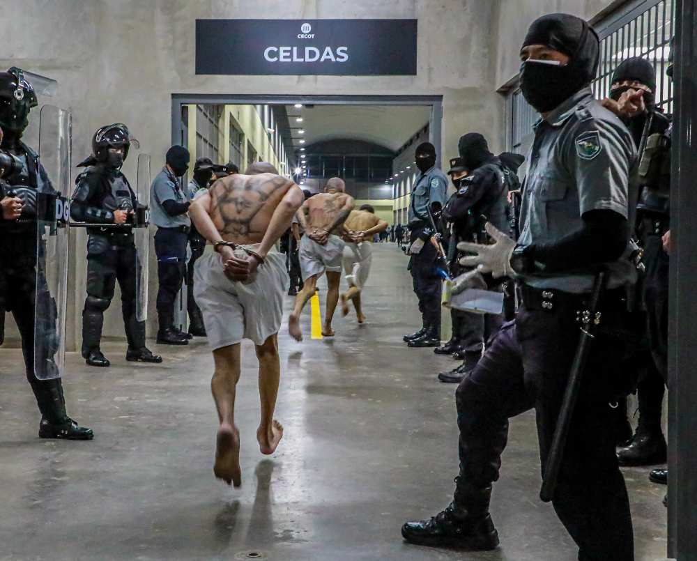 El abogado es contundente al referir que el grado de seguridad no se logra intimidando a las personas haciendo cárceles más grandes