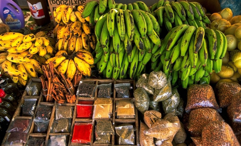 Los mercados integran frutas tropicales en sus estantes 