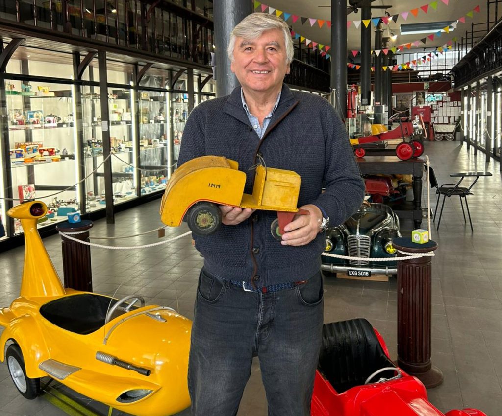 Eduardo Balduccio, coleccionista y fundador del museo El Juguetero
