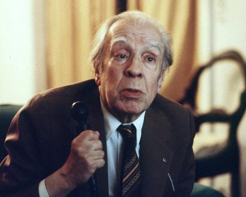 Jorge Luis Borges, poeta, ensayista y cuentista argentino
