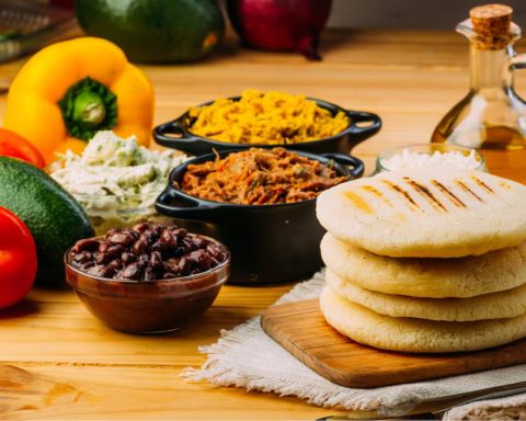 El cambio más visible es la irrupción de la arepa venezolana