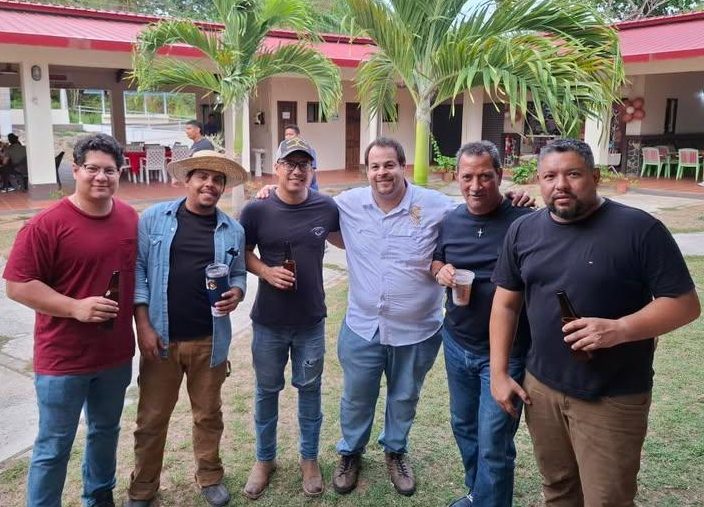 Inauguración del Cuyuque Pub Bar, en el Mercado Artesanal del Distrito de la Pintada, Panamá